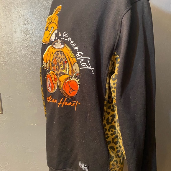 SCREENSHOT Black Animal Print Teddybear Sweatshirt - Picture 5 of 14